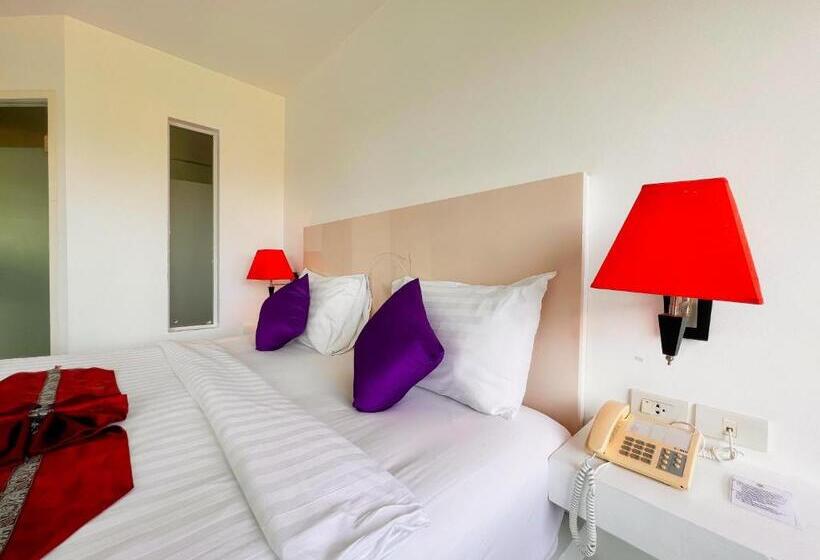 디럭스 룸, Grand Sunset Hotel Phuket