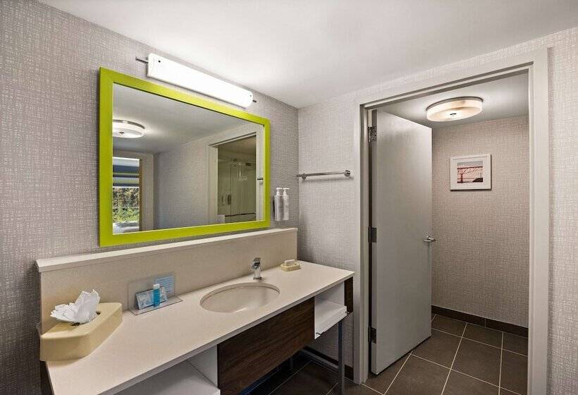 スタンダードルーム, Hampton Inn & Suites Poughkeepsie