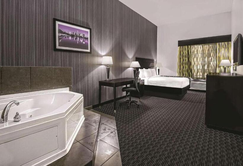 Номер Премиум, La Quinta By Wyndham Austin   Cedar Park