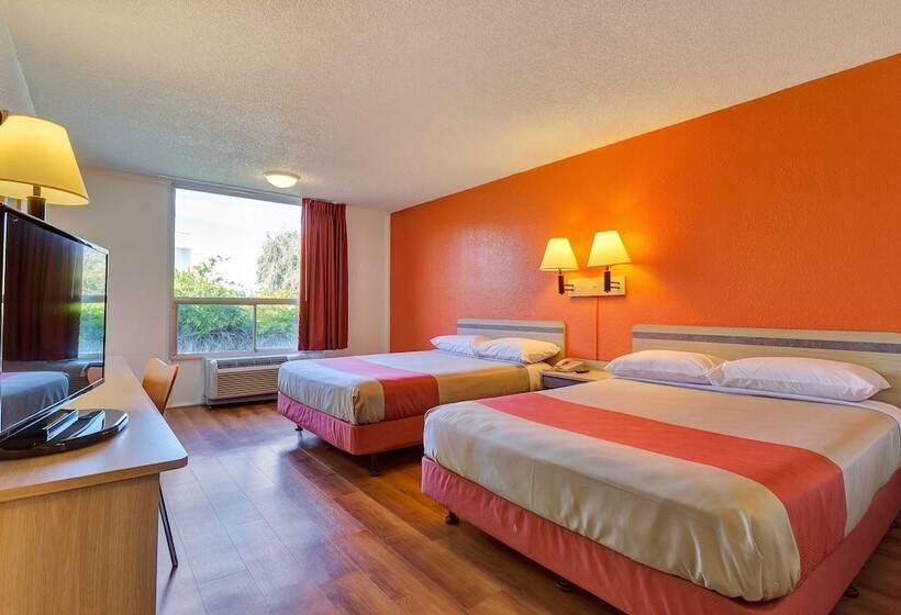 Номер Deluxe, Motel 6 Belmont, Ca   San Francisco   Redwood City