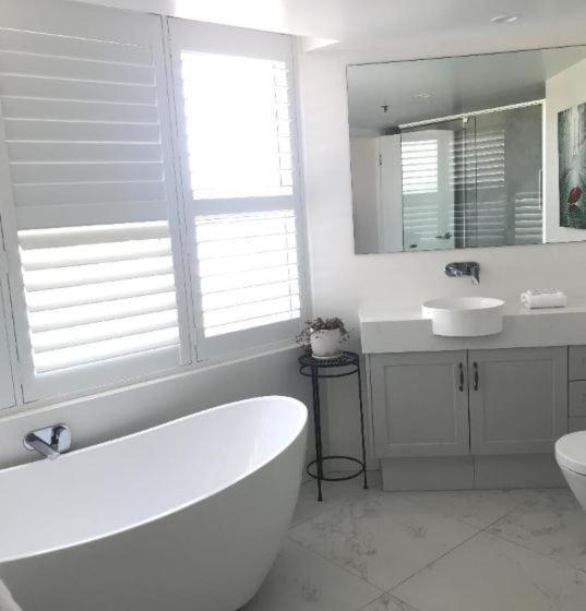 Апартаменты Ejecutiva 2 Спальни, Burleigh Surf Apartments