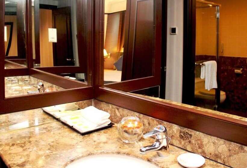 اتاق استاندارد چهار تخته, Mardhiyyah Hotel And Suites