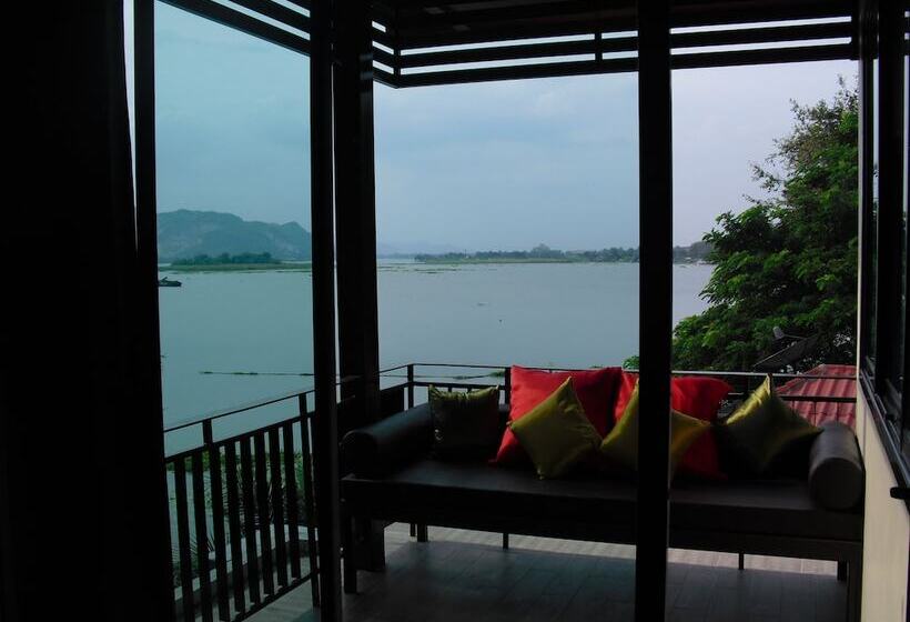 سوئیت با چشم‌انداز رودخانه, Monsane River Kwai Resort