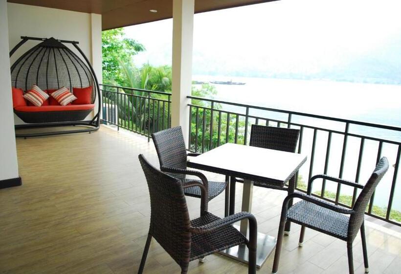 Superior suite with river view, Monsane River Kwai Resort