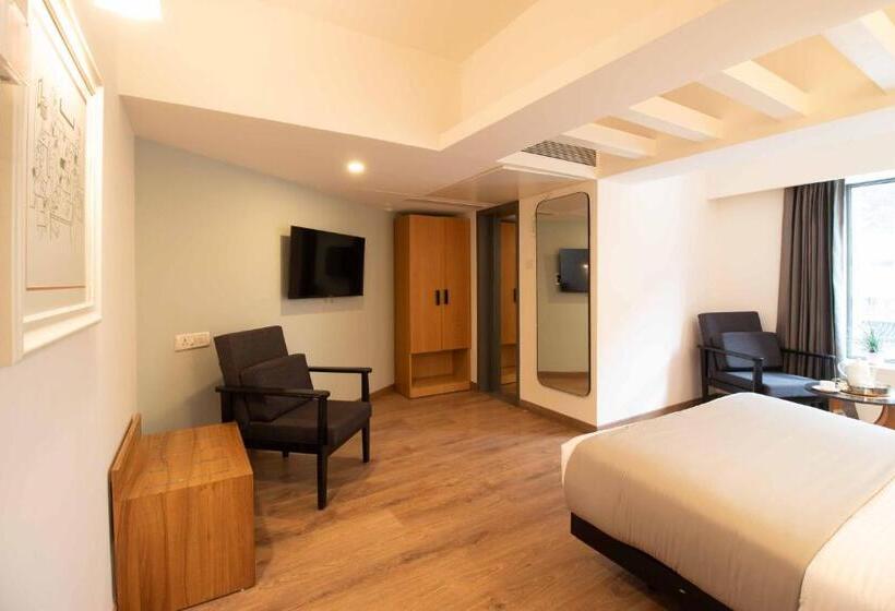 Superior Room, Le Royce