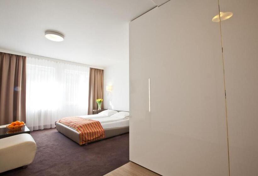 استودیوی استاندارد, Platinum Apartments Apart