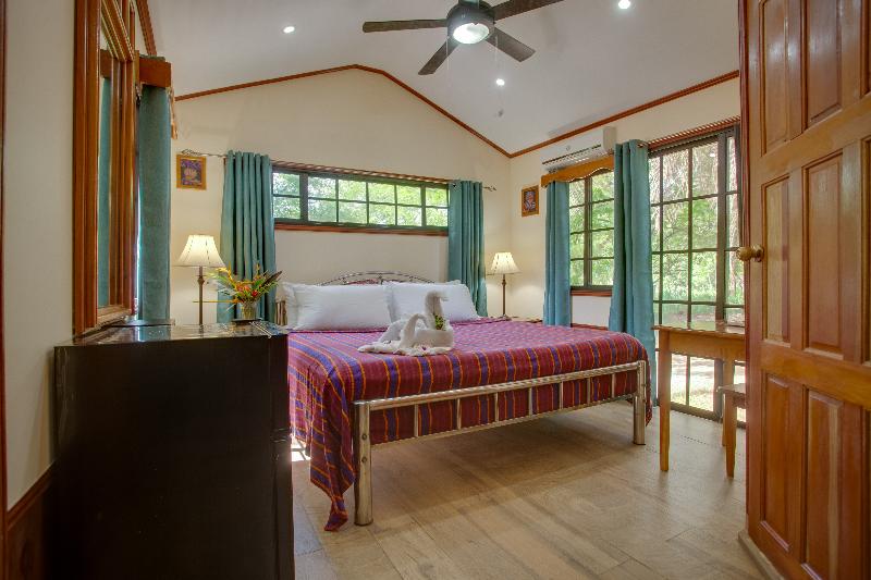 Standard Room, Midas Belize