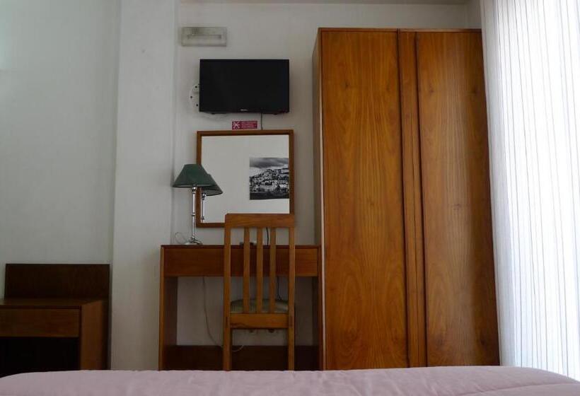 غرفة قياسية, Residencia Coimbra