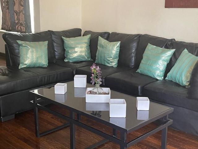 חדר סטנדרט חדר אמבטיה משותף, Clean, Spacious, Inexpensive Queen Br