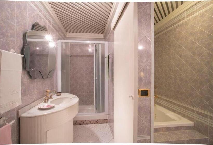 سوییت جونیور, Luxory Suite Su Lungarno