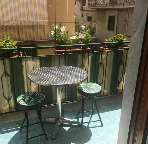スタンダードルーム, Vesuvio Rooms