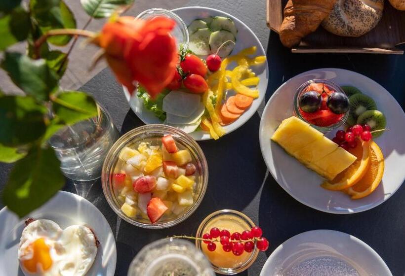 Номер Deluxe с Балконом, Rebenheim