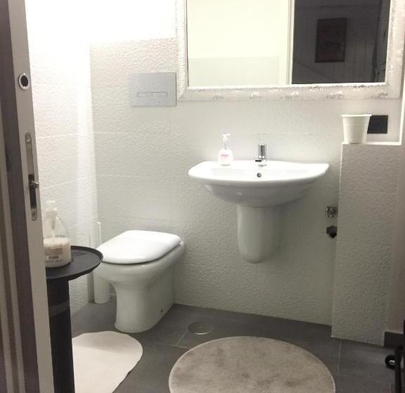 استودیوی سوپریور, Walter