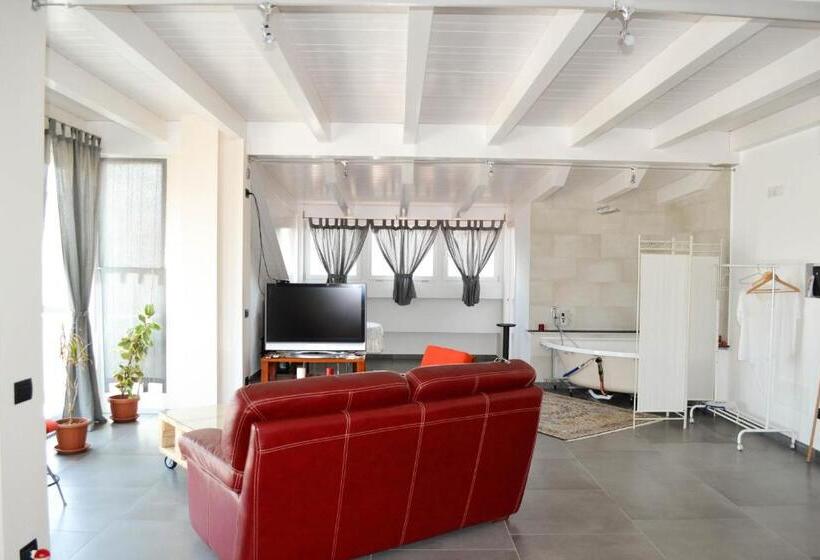 استودیو استاندارد با تراس, Walter