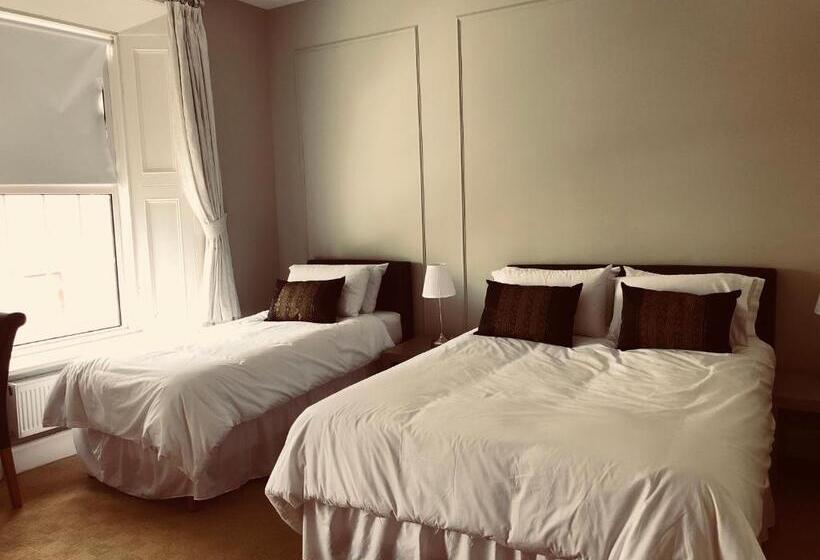 Quarto Triplo Estandar, Five Glens Inn