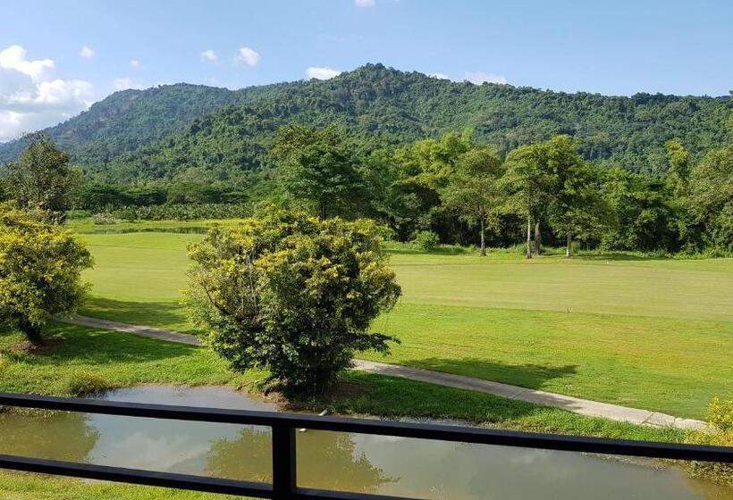 سوییت سوپریور, The Midst@ Royal Hills Nakornayok