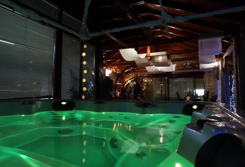 Вилла с 1 спальней и бассейном, Barackos Wellness Villa Fót
