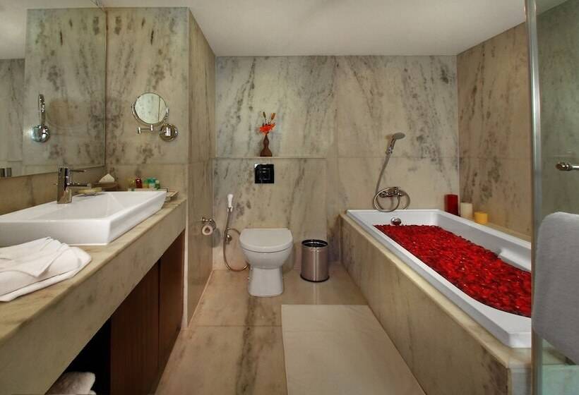 行政套房, Four Points By Sheraton Hotel And Serviced Apartments Pune