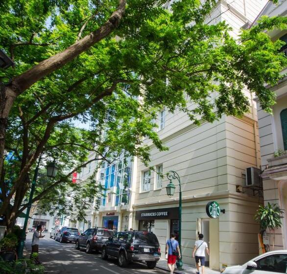 سوییت, Conifer Boutique