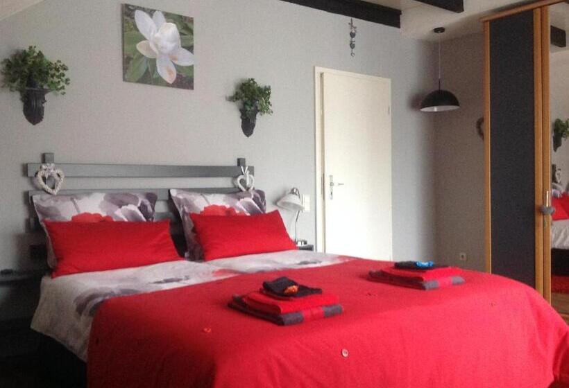 Quarto Estandar com Sacada, Haus Drossel
