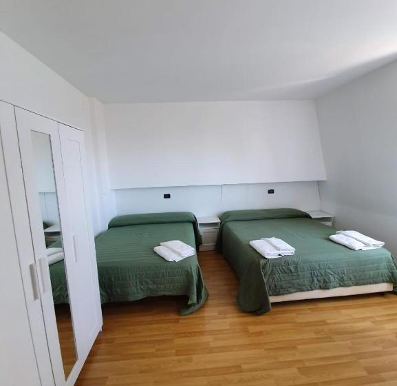 标准三人间, Camere Santa Rita