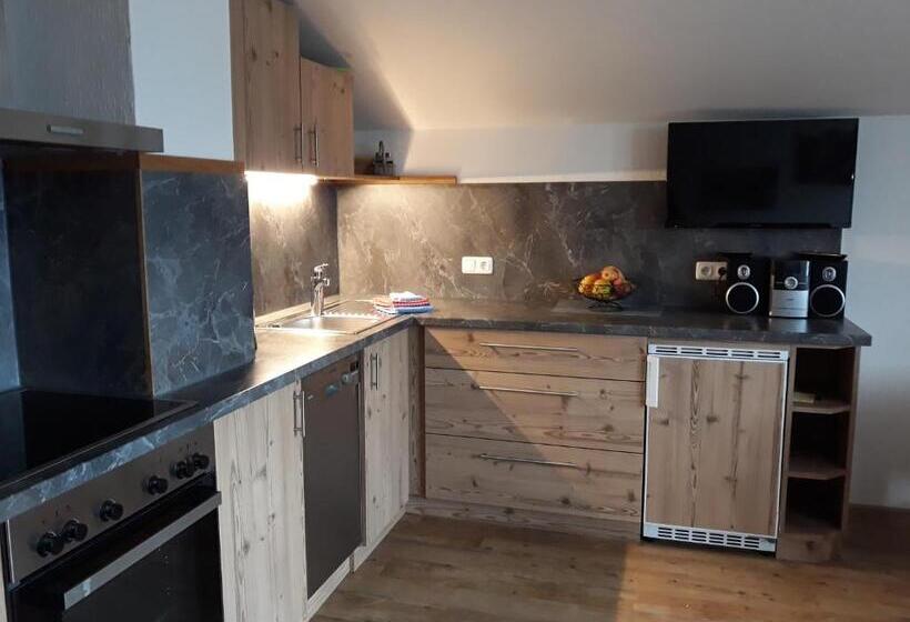 Apartamento 2 Dormitórios, Landhaus Thaumiller