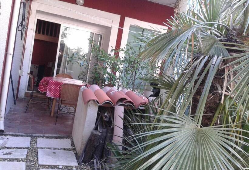 Студио Стандарт Вид на Сад, Villa Cemaste