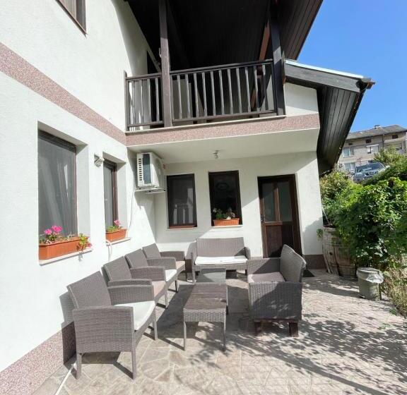 Дом 4 Спальни, Kassandrova Guest House & Spa