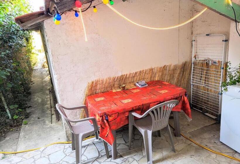 Студия Стандарт, Mini Studio De 13 M2 Avec Terrasse 15 Mn Centre Nimes
