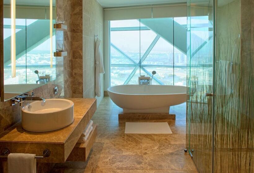 Номер Deluxe, Andaz Capital Gate Abu Dhabi, By Hyatt