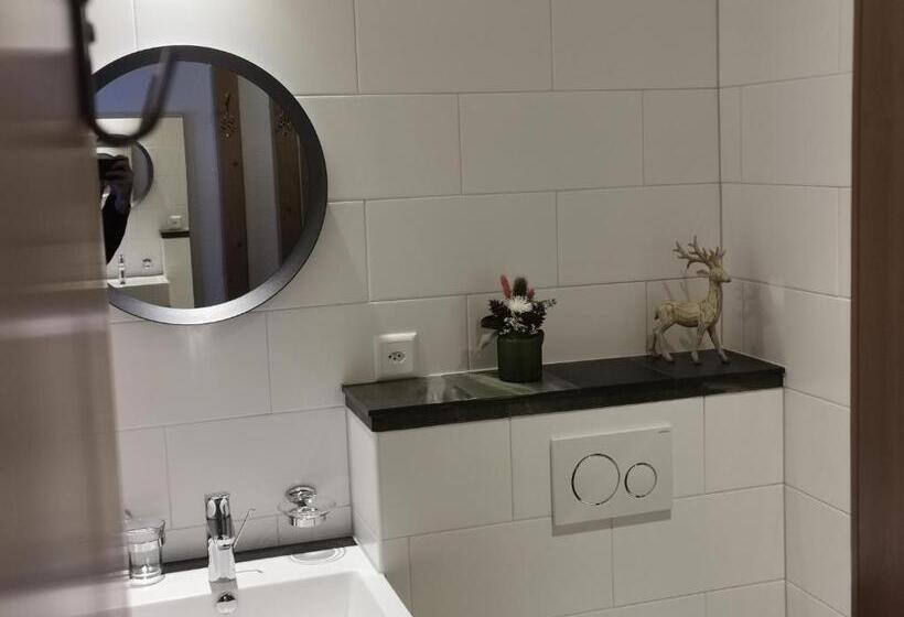 标准间, Spannort Family Home With Common Kitchen And Self Check In