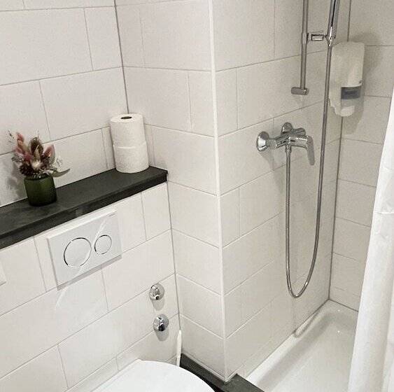 标准间, Spannort Family Home With Common Kitchen And Self Check In
