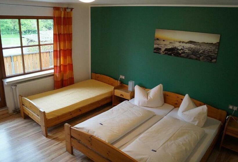 Quarto Triplo Estandar com Sacada, Gästehaus Zur Mühle Dehm