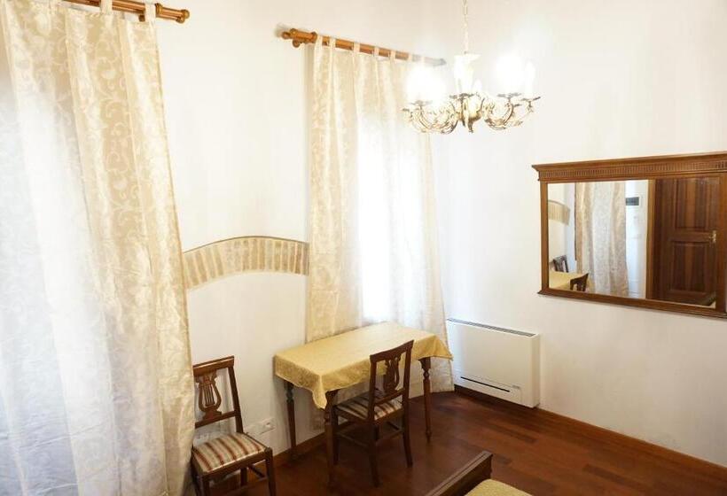 Standard room with outdoor bath, B & B Nina
