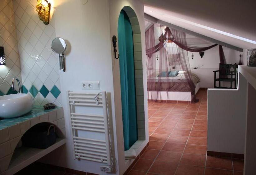 豪华三人间, Boutique Bed & Breakfast Casa Utopia