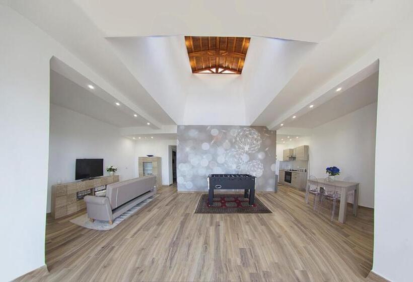 Люкс Вид на Бассейн, Villa C Luxury Estate