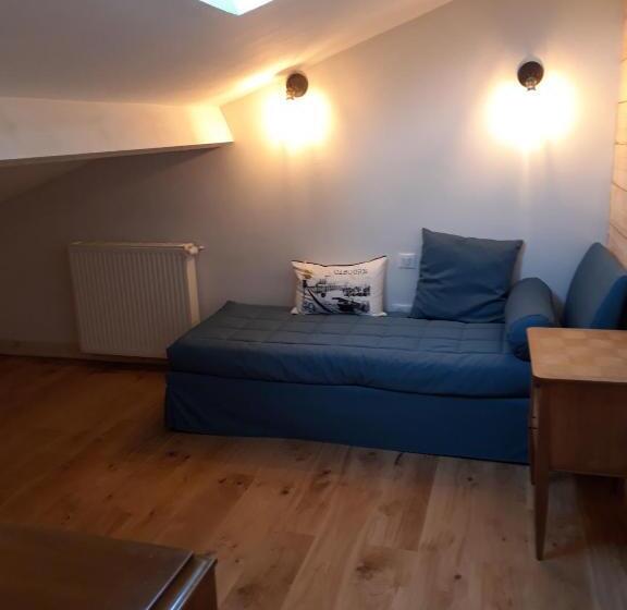 Family Suite, Dorre Pean