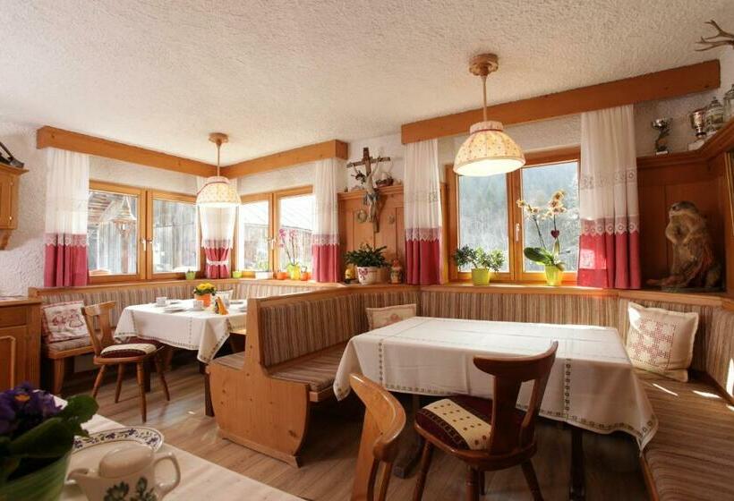 Семейный Номер, Haus Derra