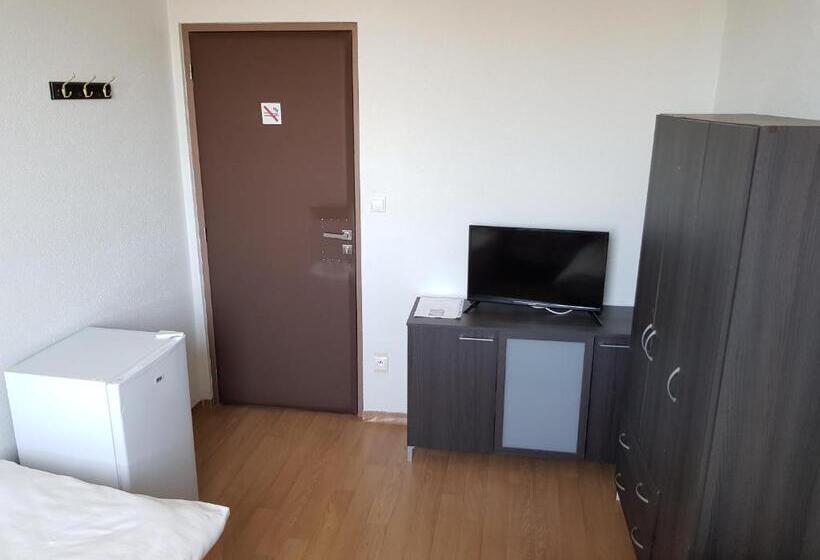 Апартаменты 1 Спальня, Country House Reem