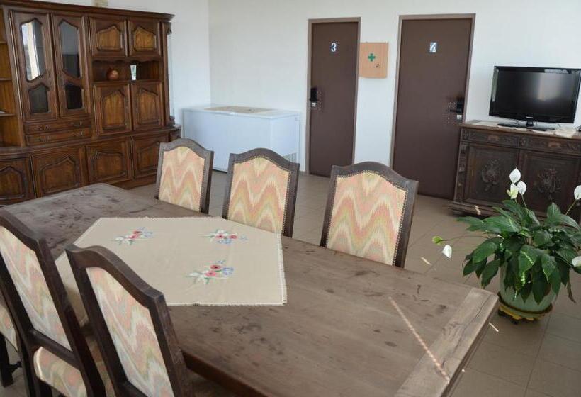Апартаменты 3 Спальни, Country House Reem