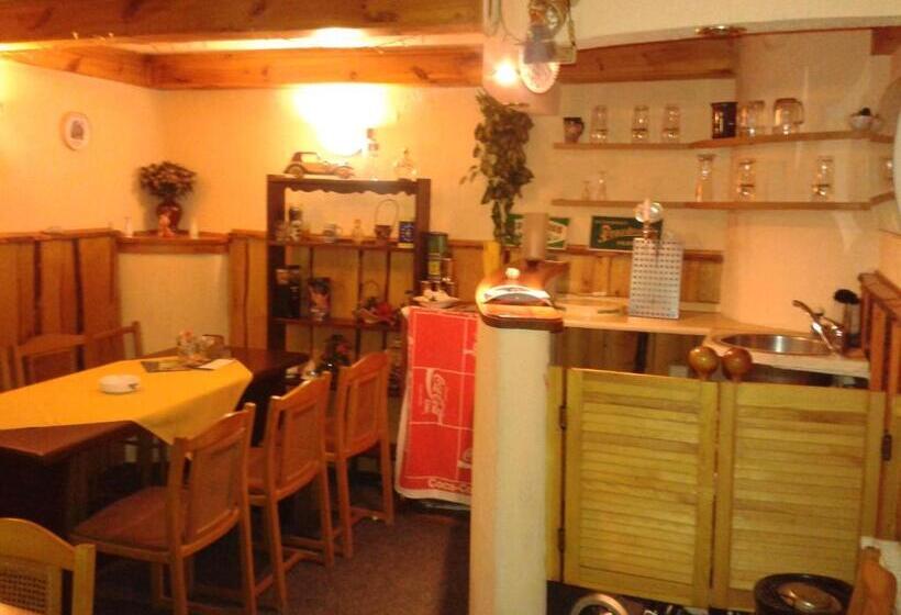 Трехместный Номер Стандарт Совместная Ванная, Penzion Havaj