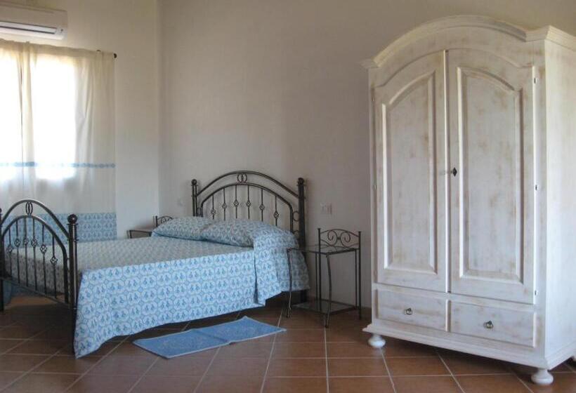 Номер Стандарт, Agriturismo Is Solinas