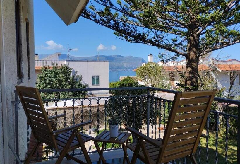 Номер Стандарт Вид на Море с Балконом, Garden House Alla Torre