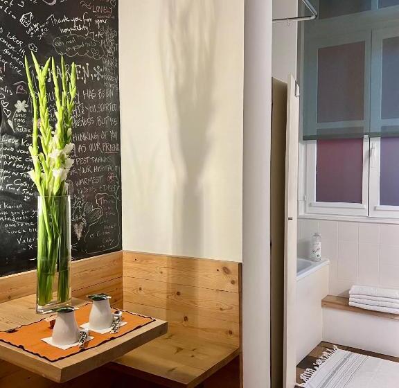 Escritório Deluxe, Heaven At 11, Your Deluxe Studio With Personal Bathroom, Kitchenette & Terrace