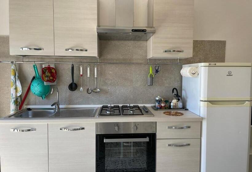 اتاق استاندارد سه تخته با سرویس بهداشتی مشترک, Casa Vacanze Affittacamere Senigallia 158