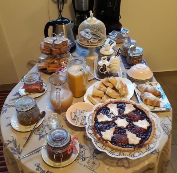 اتاق خانوادگی, B&b Ai Tre Archi