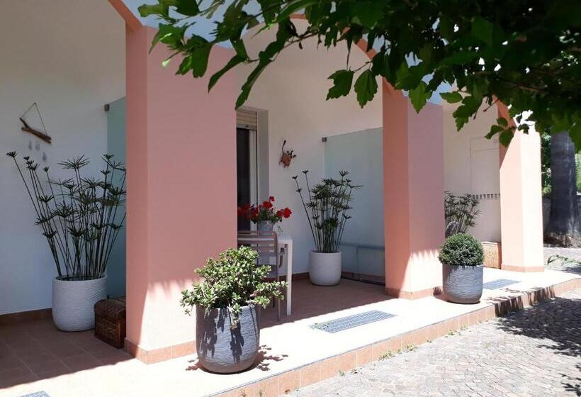 اتاق خانوادگی, B&b Ai Tre Archi