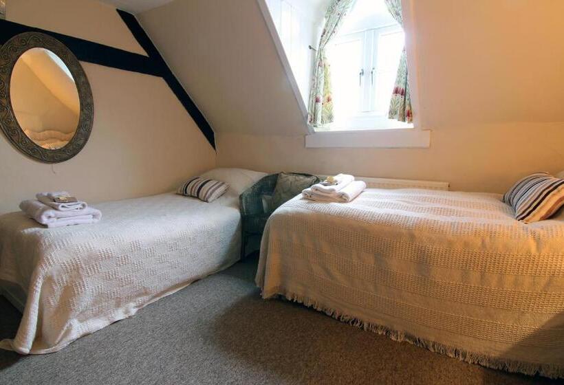 Номер Стандарт Вид на Реку, Inglewood House