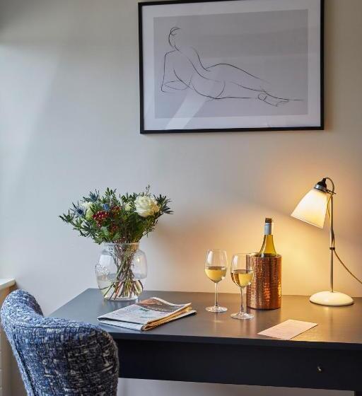 Номер Стандарт Кровать Кинг Адаптированный для Инвалидов, Hertford House