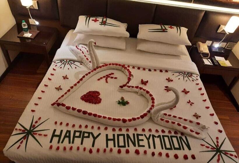 Номер Deluxe, Royal Orchid Central Grazia Navi Mumbai